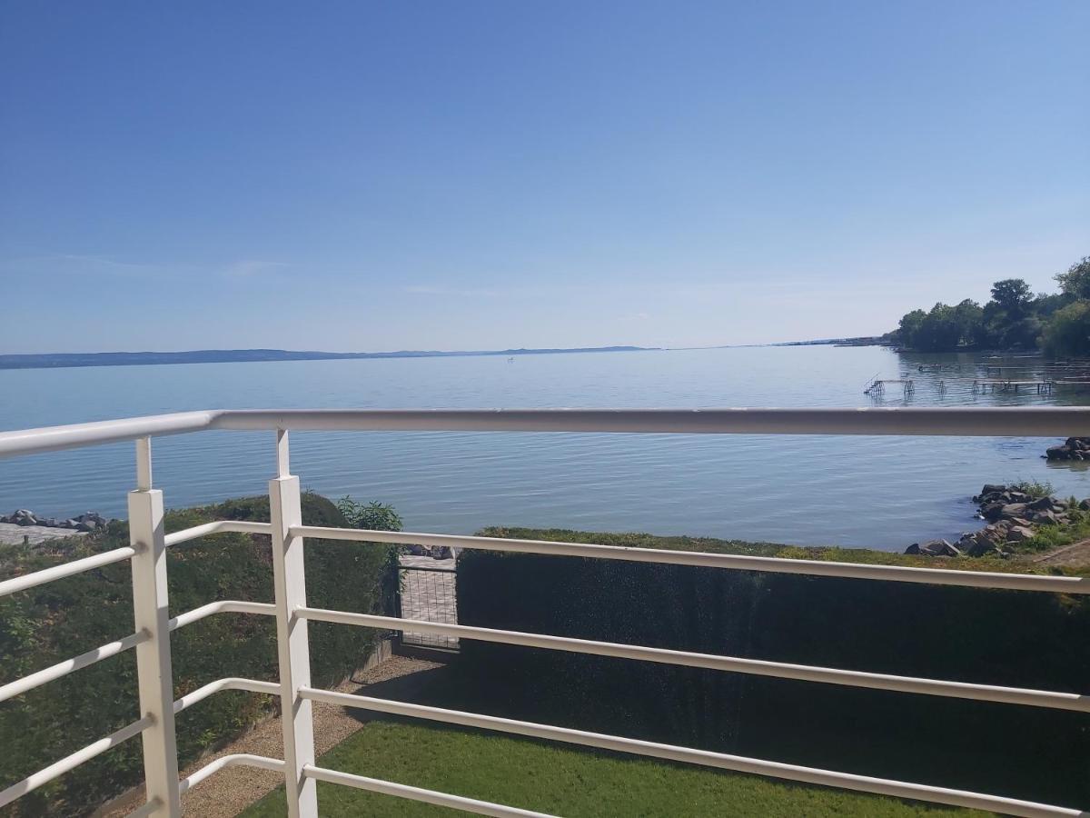 Apartmanhaz Horvath Apartment Balatonboglar Bagian luar foto