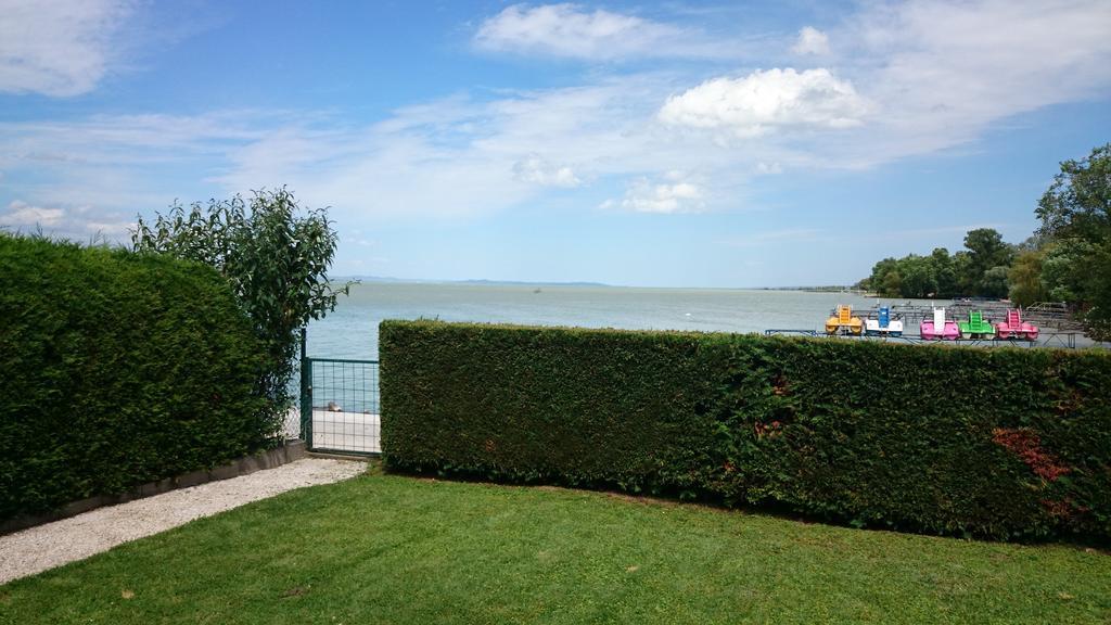 Apartmanhaz Horvath Apartment Balatonboglar Bagian luar foto