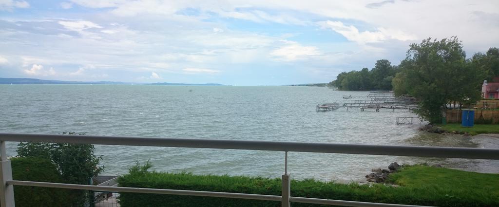 Apartmanhaz Horvath Apartment Balatonboglar Bagian luar foto