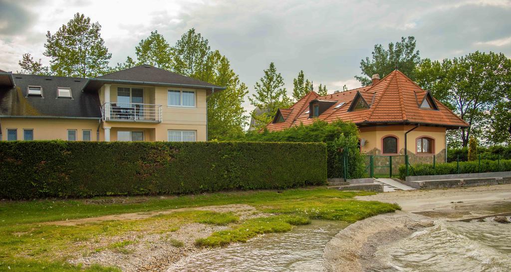 Apartmanhaz Horvath Apartment Balatonboglar Bagian luar foto